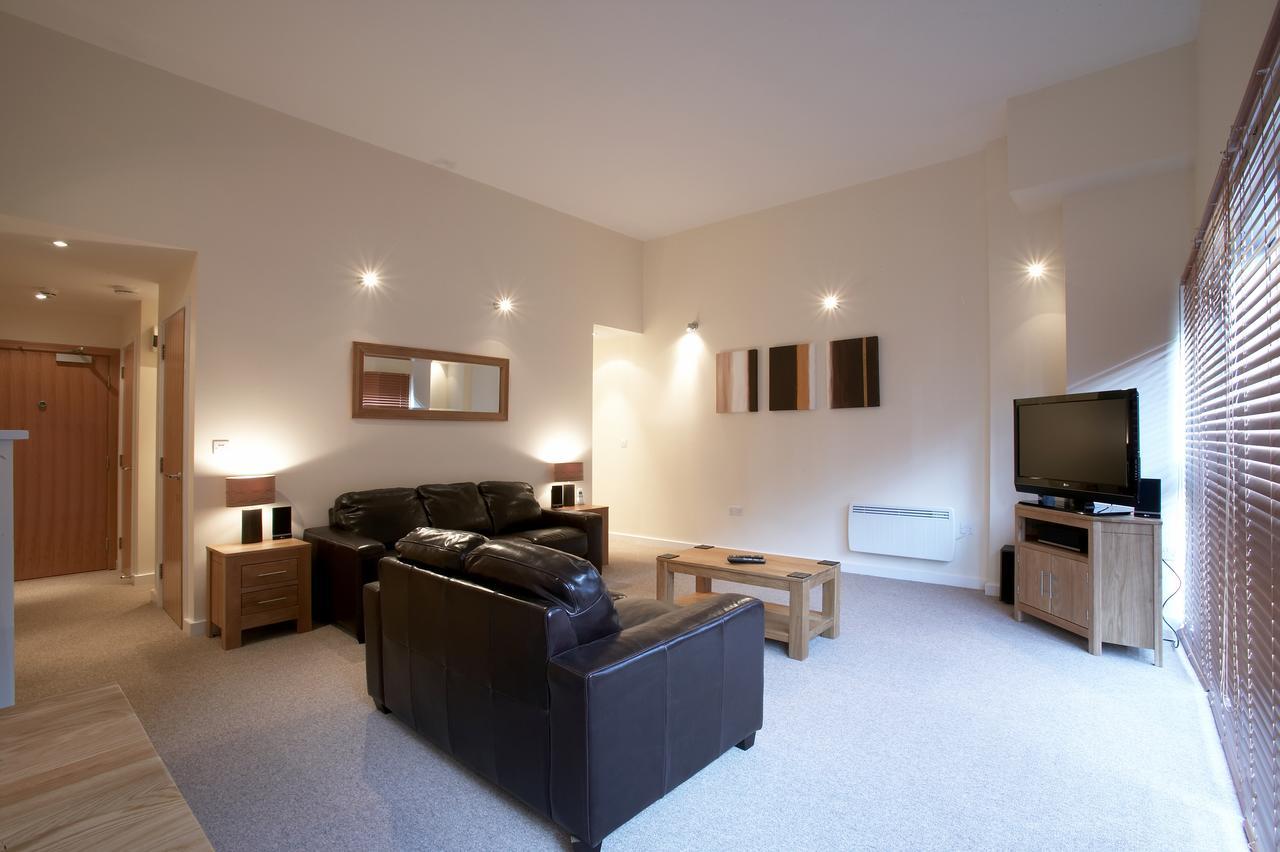 The Paramount By Flying Butler * Swindon