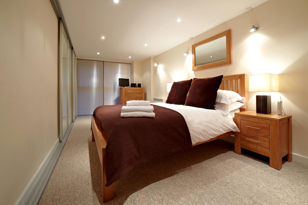 The Paramount By Flying Butler Apartment Swindon