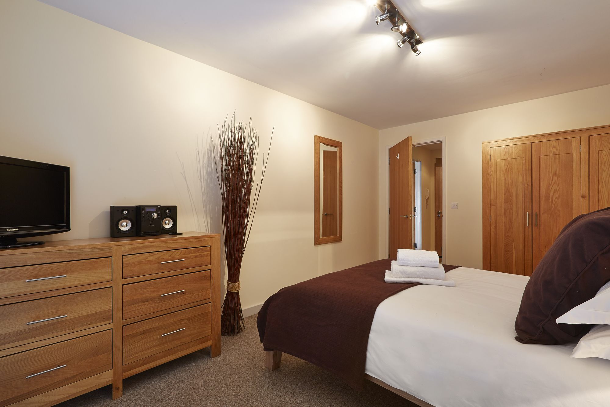 The Paramount By Flying Butler * Swindon