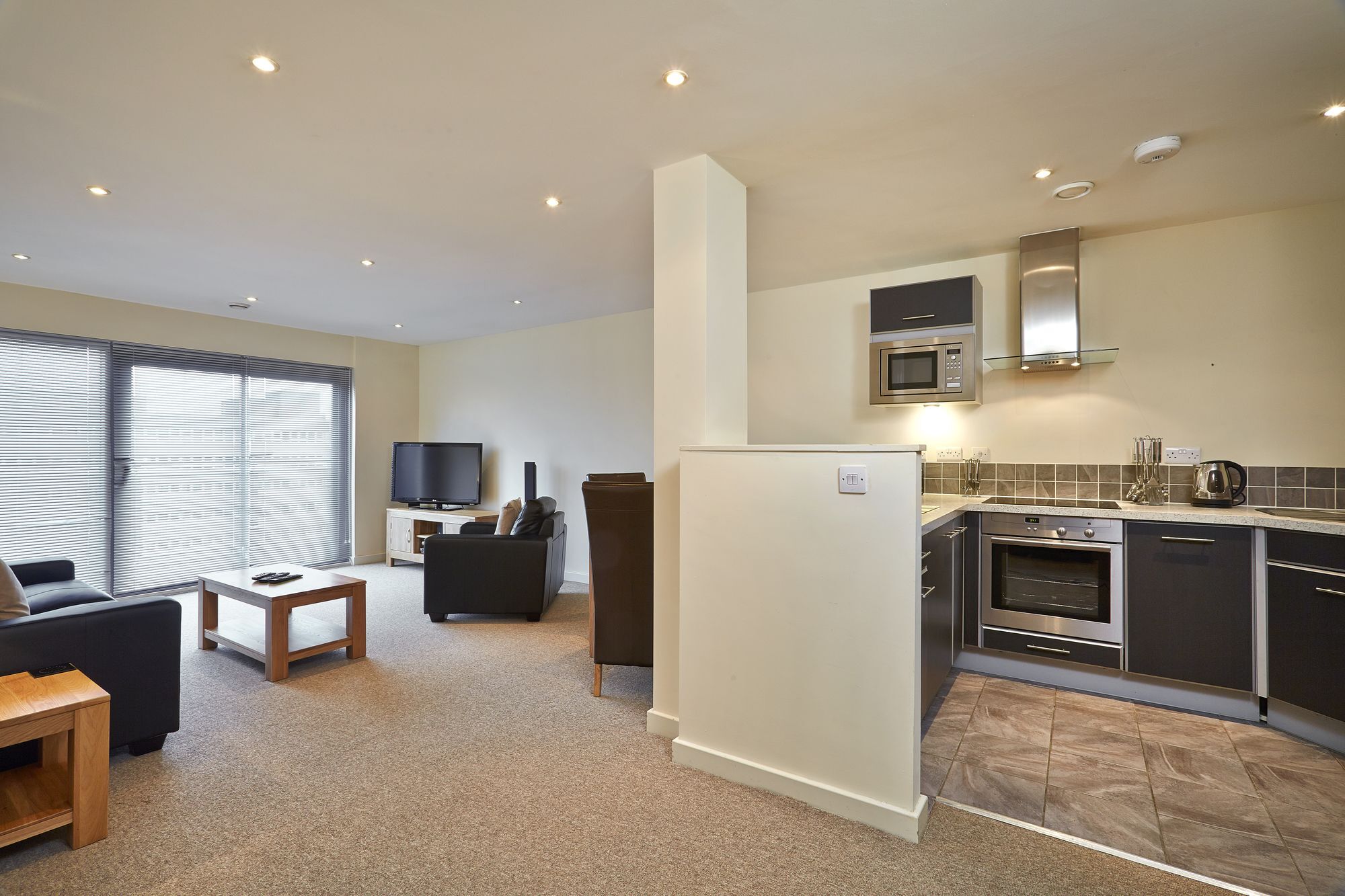 Apartment The Paramount By Flying Butler