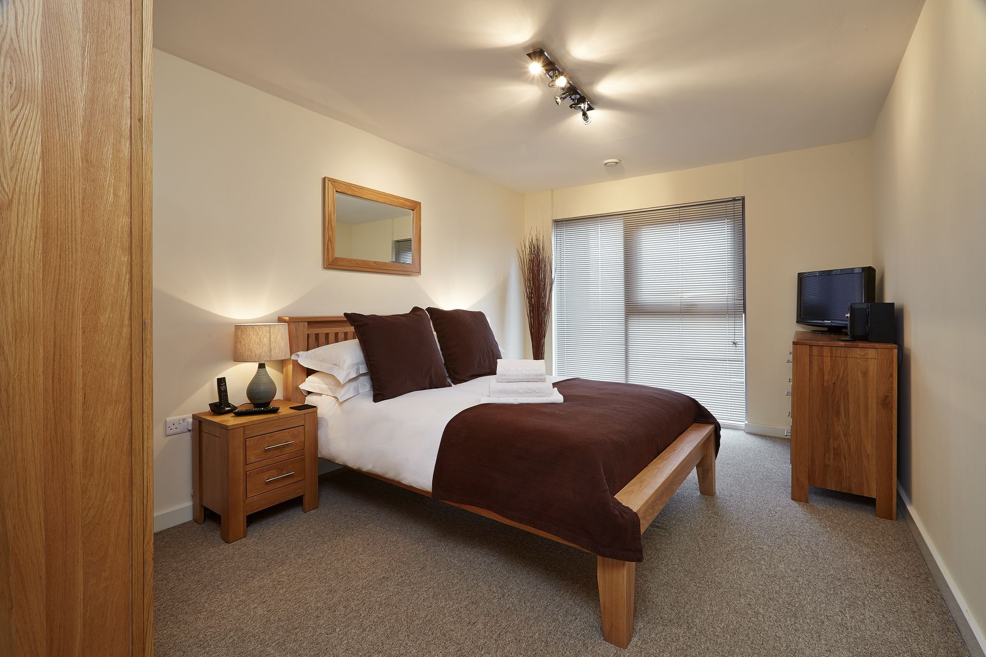 The Paramount By Flying Butler Apartment