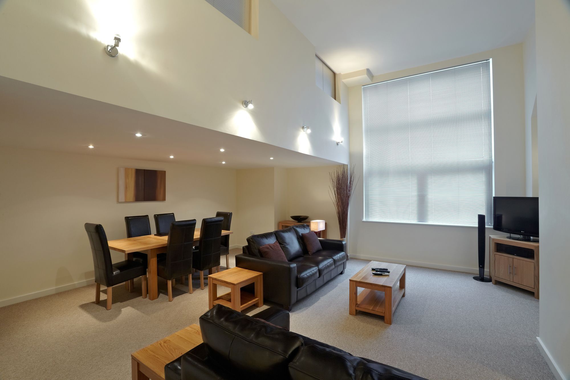 The Paramount By Flying Butler Apartment Swindon